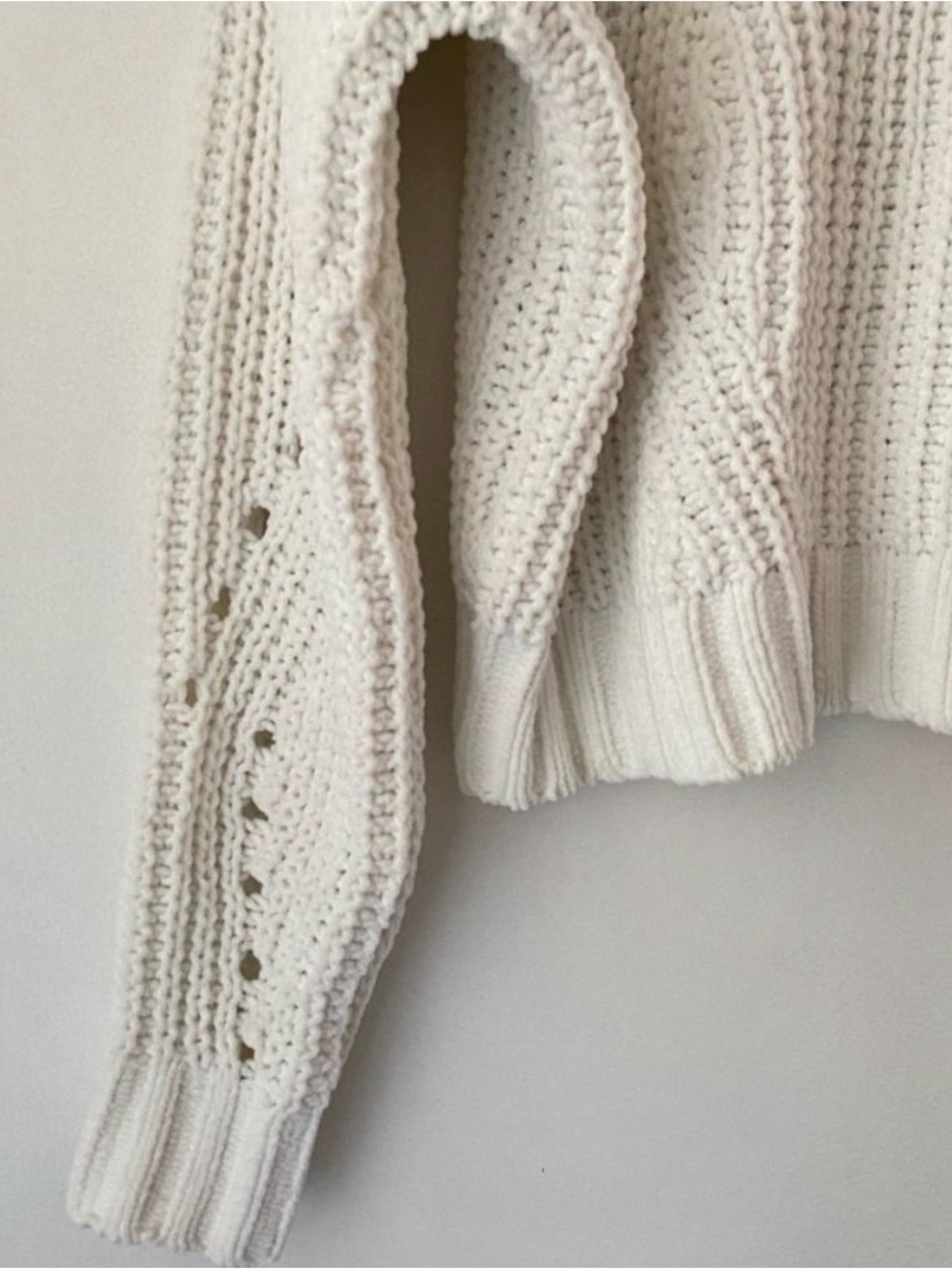 Hollister Off-White Chunky Knit Crew Sweater - Picture 4 of 4